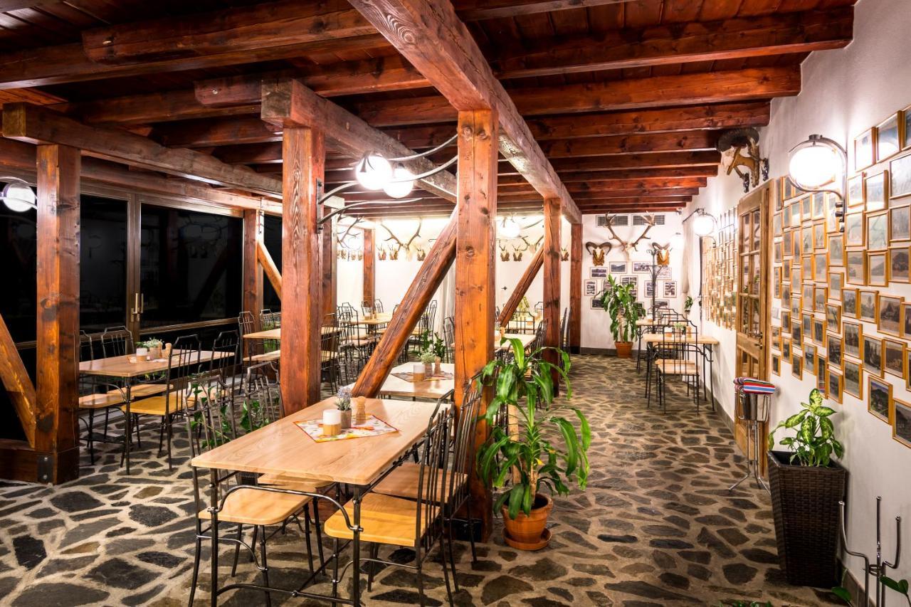 赫尔伯格酒店 Suchá Rudná 外观 照片