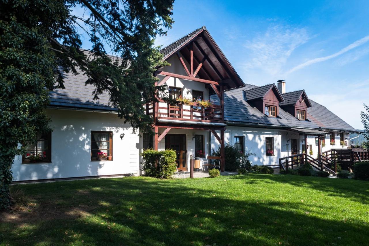 赫尔伯格酒店 Suchá Rudná 外观 照片